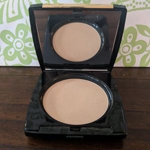 Lancome Dual finish powder